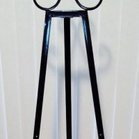 Easel