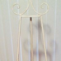 Easel