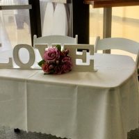 Signing table